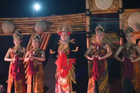 Dharma Nyi Endang Darma', Dedikasi Pemimpin Perempuan Membangun Daerahnya