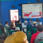 Kabid PKD Memberikan Pelatihan Pengelolaan Ikan di Desa Eretan Kulon