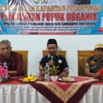 Peningkatan Kapasitas Ketahanan Pangan: Pelatihan Pembuatan Pupuk Organik di Desa Haurgeulis