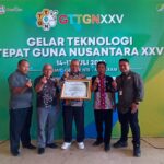 Bupati Indramayu Terima Penghargaan dari Menteri Desa dan PDTT atas Komitmen Pembangunan Desa