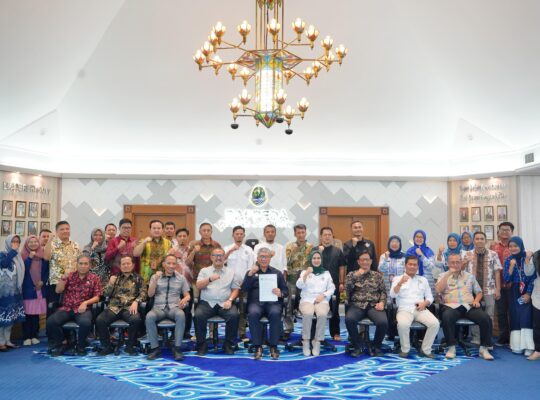 DPMD Indramayu Hadiri Penandatanganan Status Desa Jawa Barat 2024